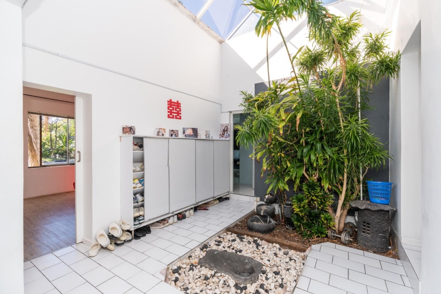 6 Bedroom Property for Sale in Welgelegen Western Cape